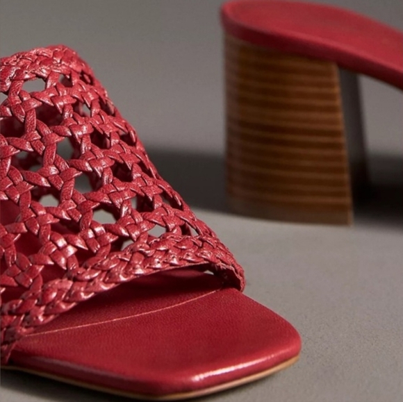 NIB: Athropologie Woven Mule - Picture 3 of 11